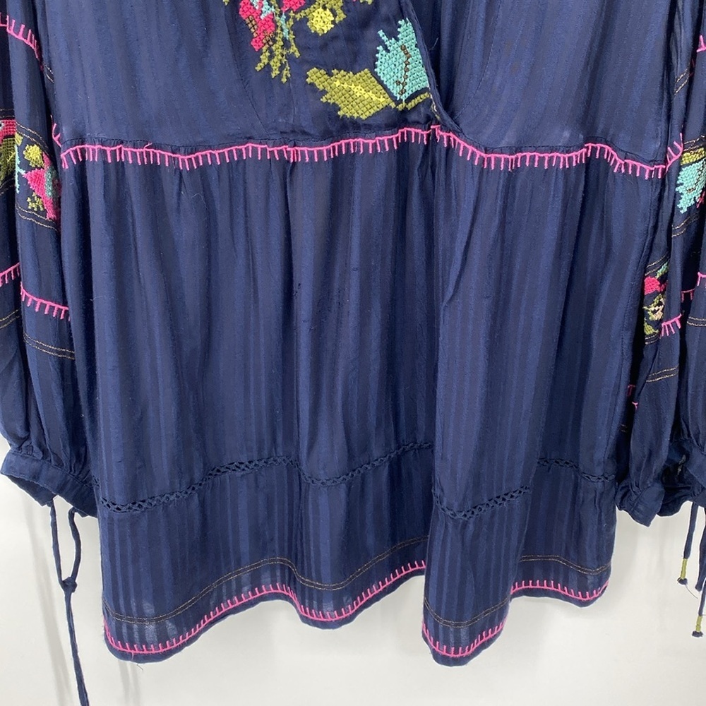 Anthropologie Embroidered Surplice Tunic Blouse Size Medium Boho Festival - Picture 5 of 16